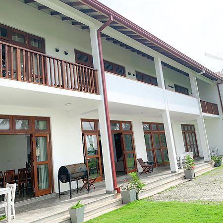 360 Surf Weligama Bay Hotell Exteriör bild