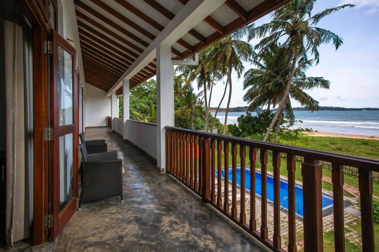 360 Surf Weligama Bay Hotell Exteriör bild