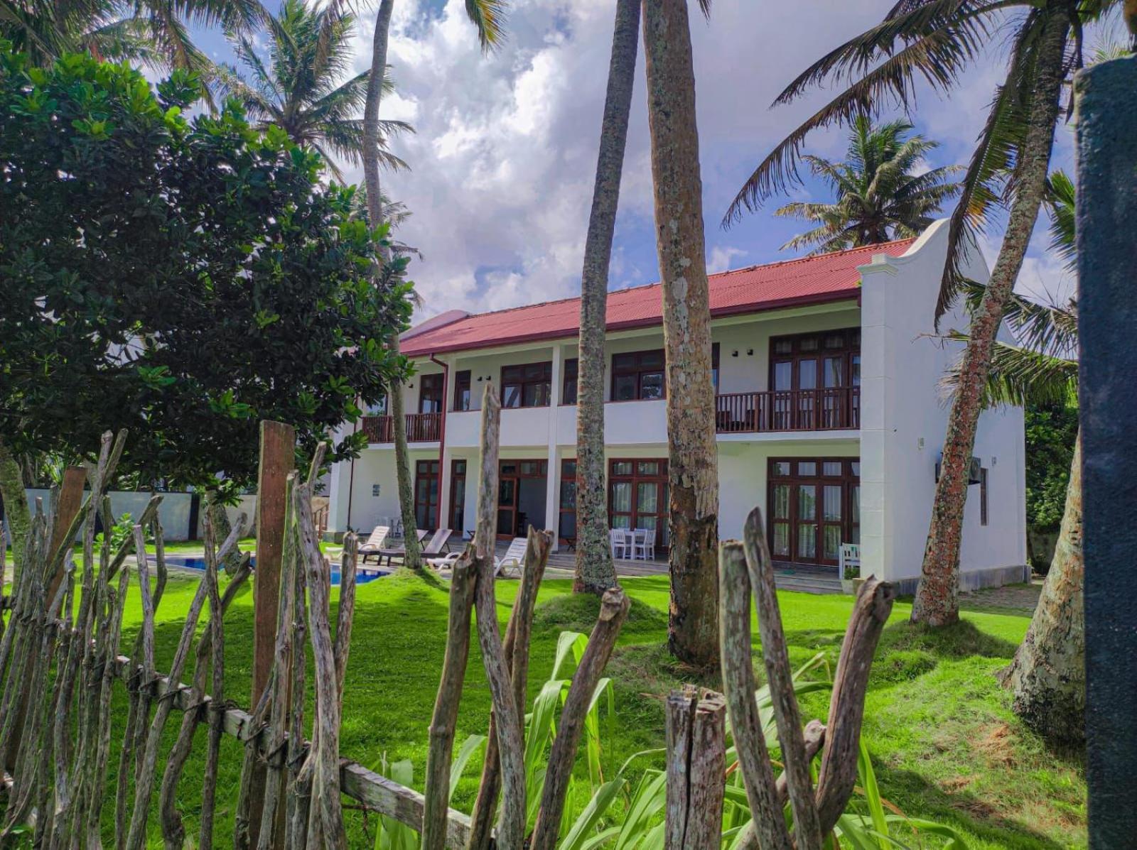 360 Surf Weligama Bay Hotell Exteriör bild